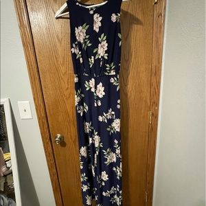 Navy blue floral jumpsuit with pockets!